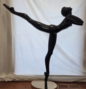 Arabesque by Monyo, bronze sculpture